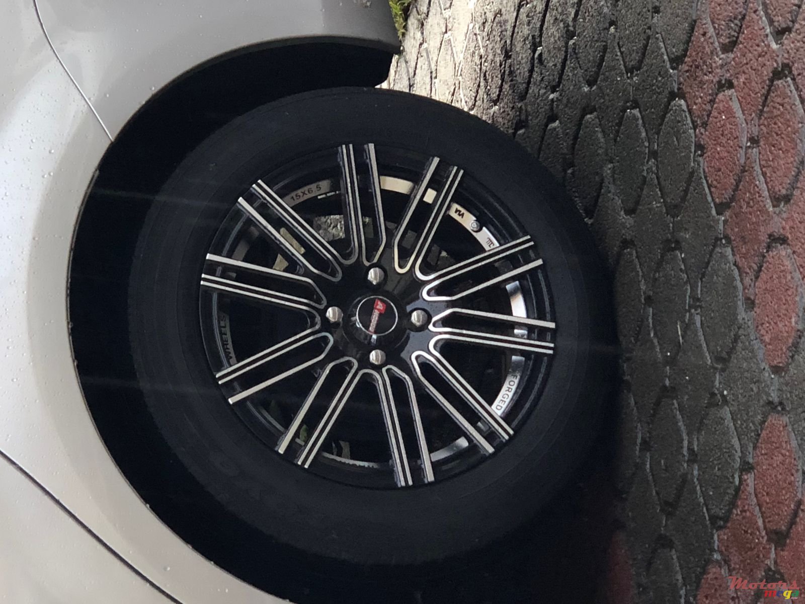 2013' Toyota Axio photo #3