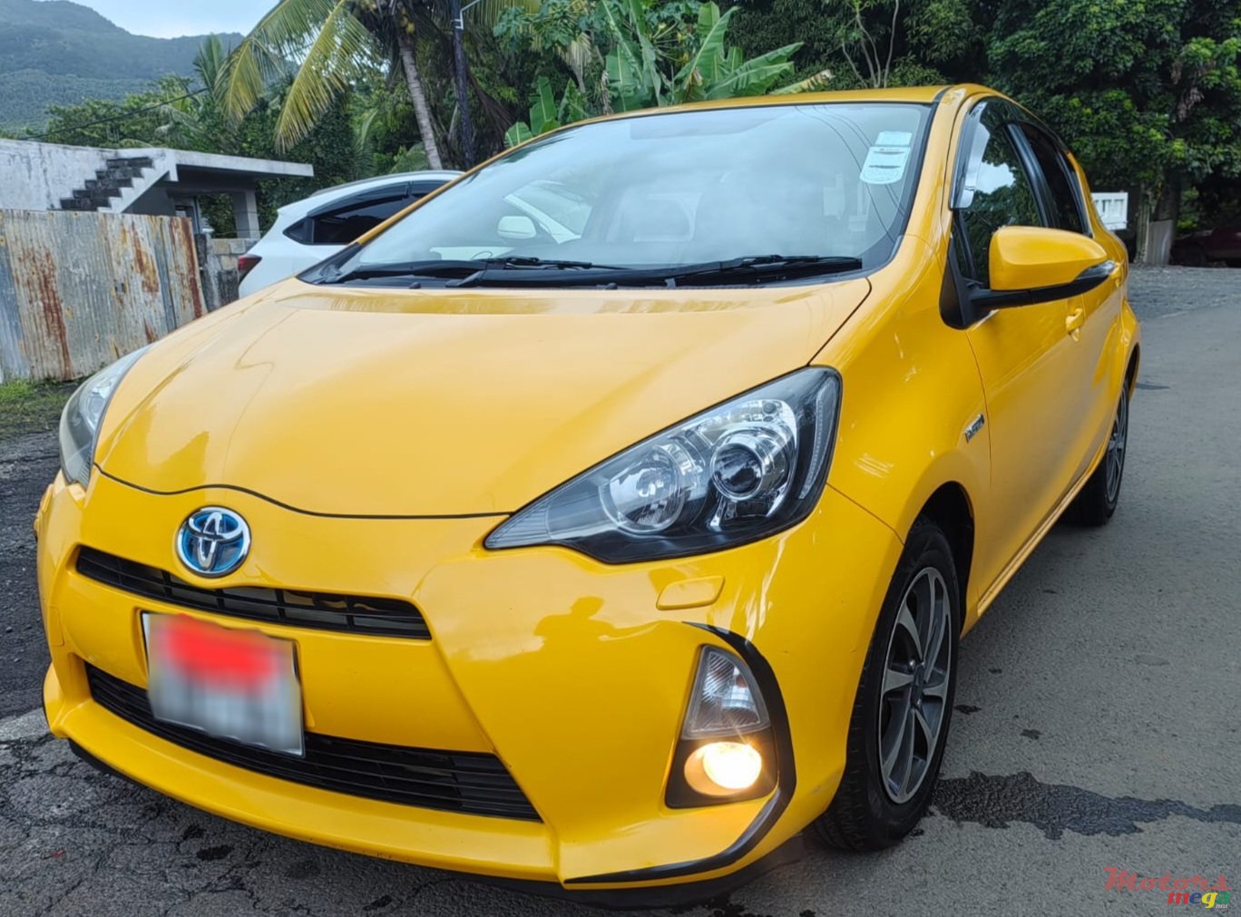 2014' Toyota Aqua photo #3