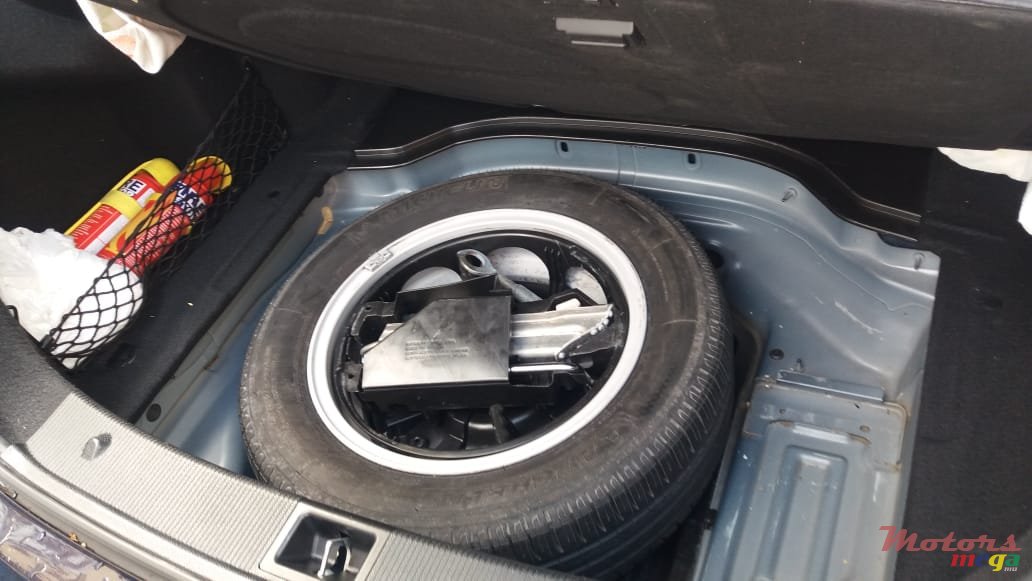 2010' Mercedes-Benz C-Class photo #1