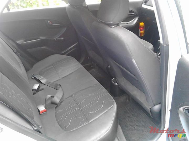 2012' Kia Picanto photo #3