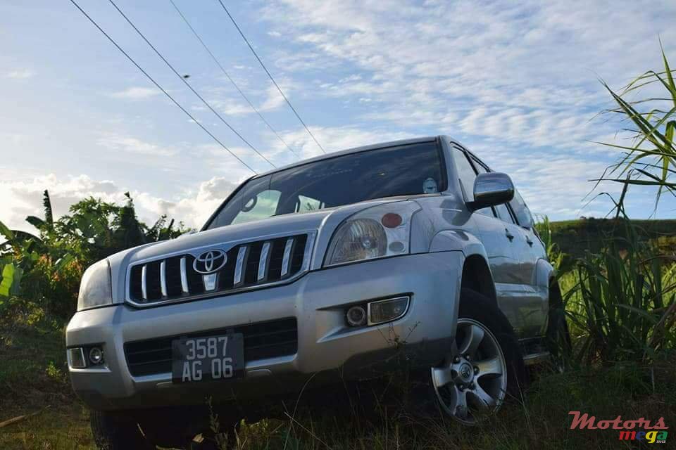 2006' Toyota Land Cruiser Prado photo #5