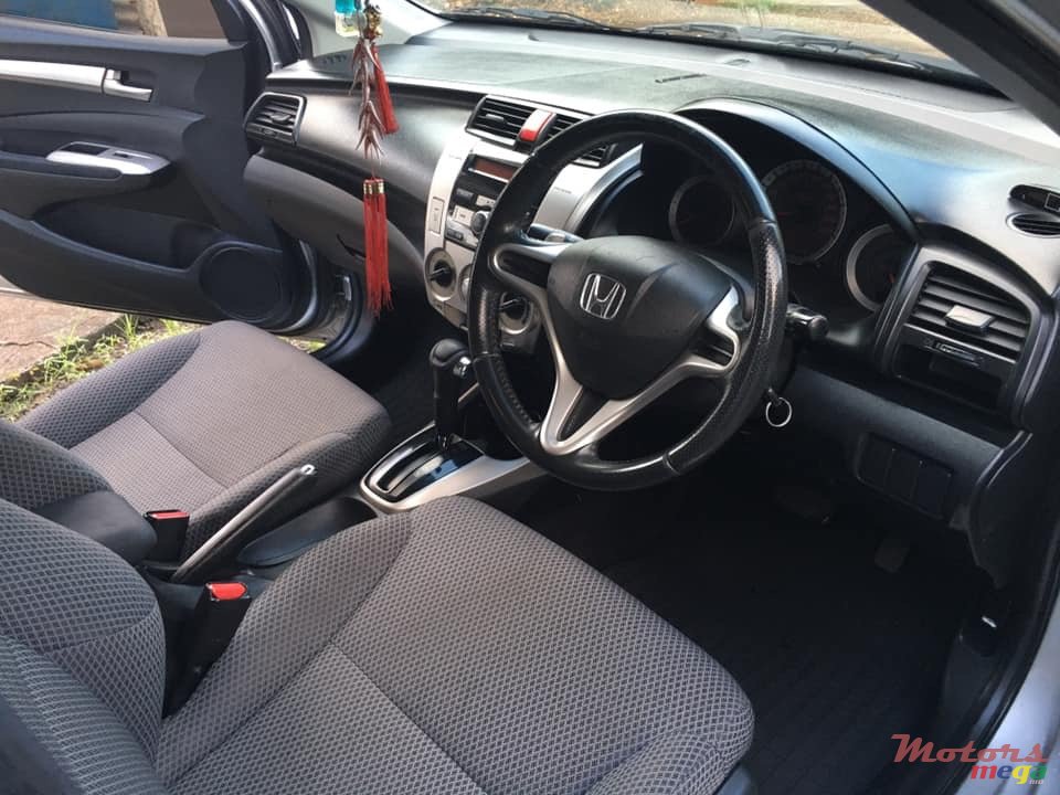 2010' Honda City photo #5