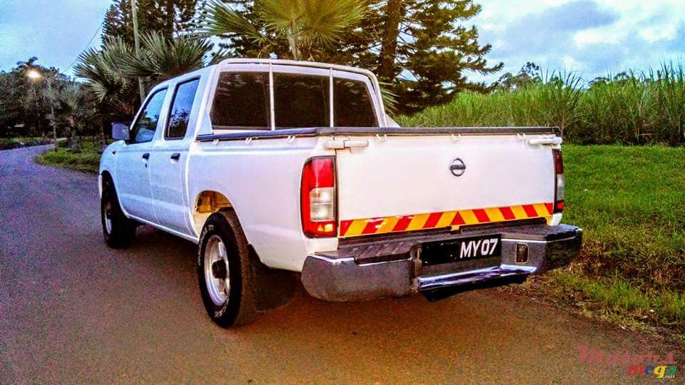 2007' Nissan Navara Japan photo #3