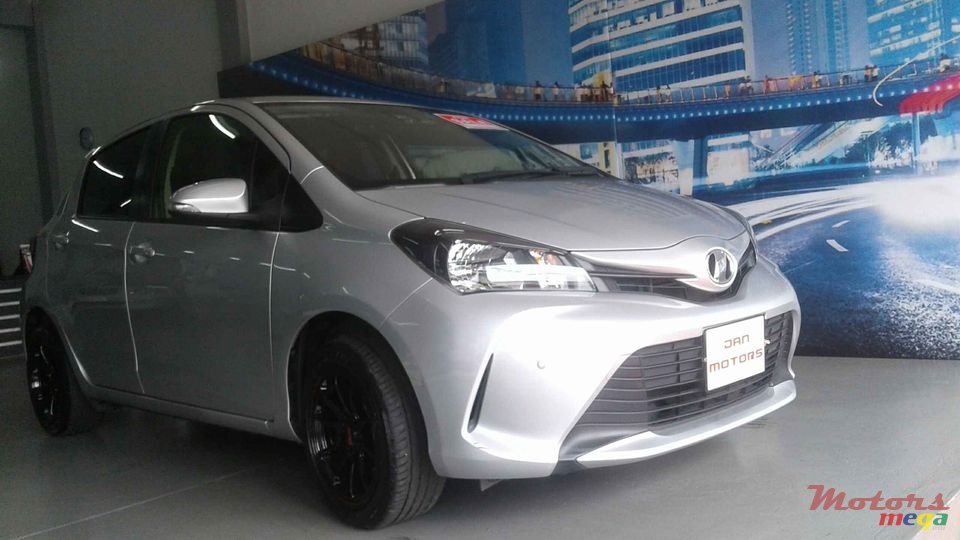 2016' Toyota Vitz photo #1