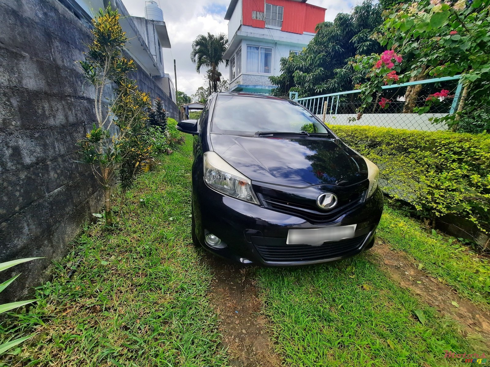 2014' Toyota Vitz photo #7