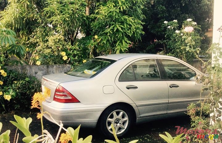 2004' Mercedes-Benz C-Class photo #4