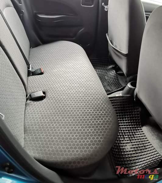 2014' Mitsubishi Mirage photo #3