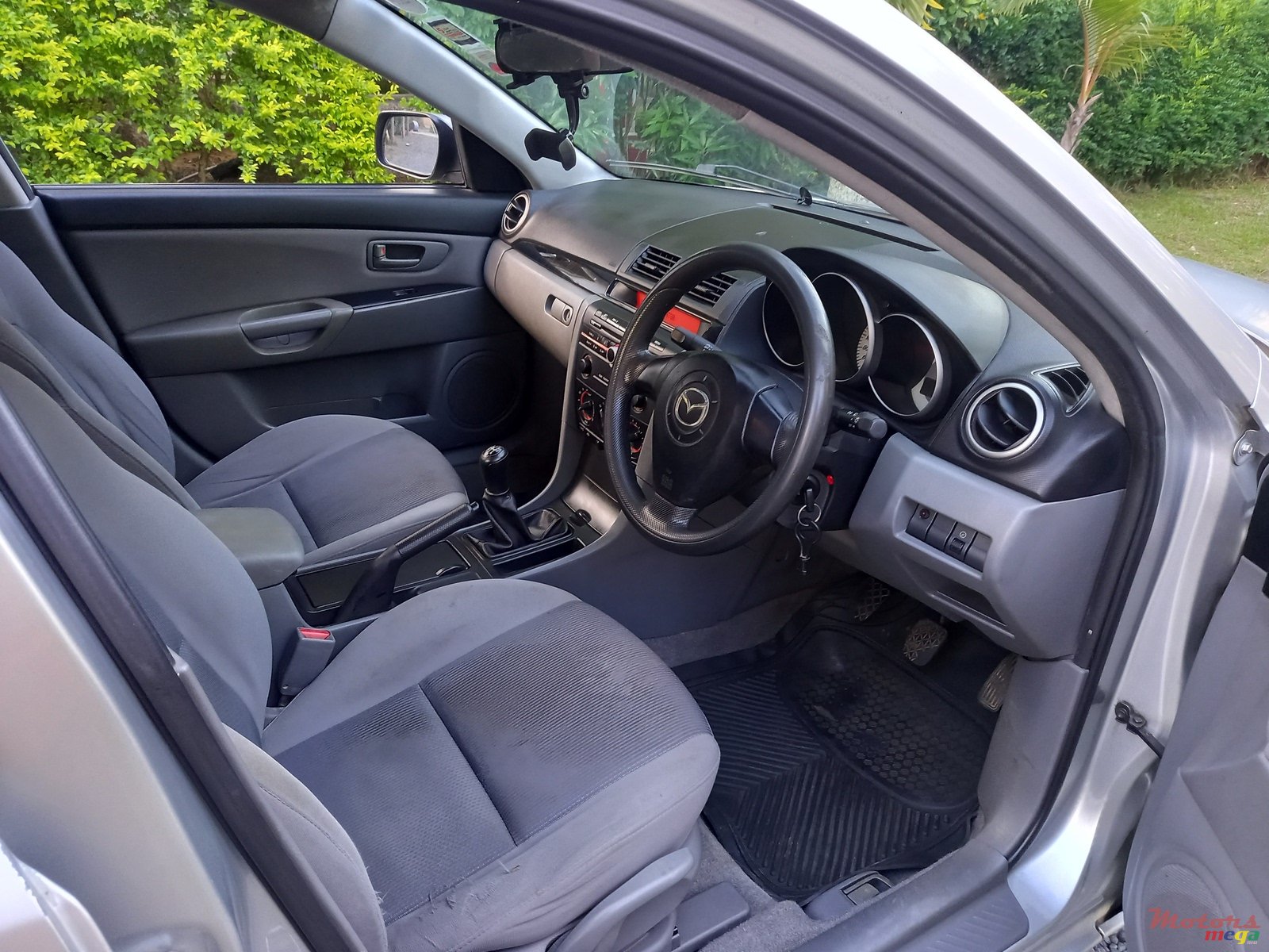 2007' Mazda 3 photo #1