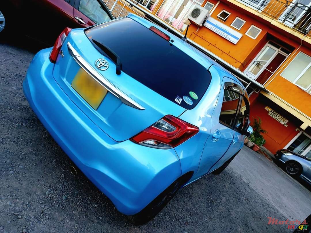 2014' Toyota Vitz photo #2