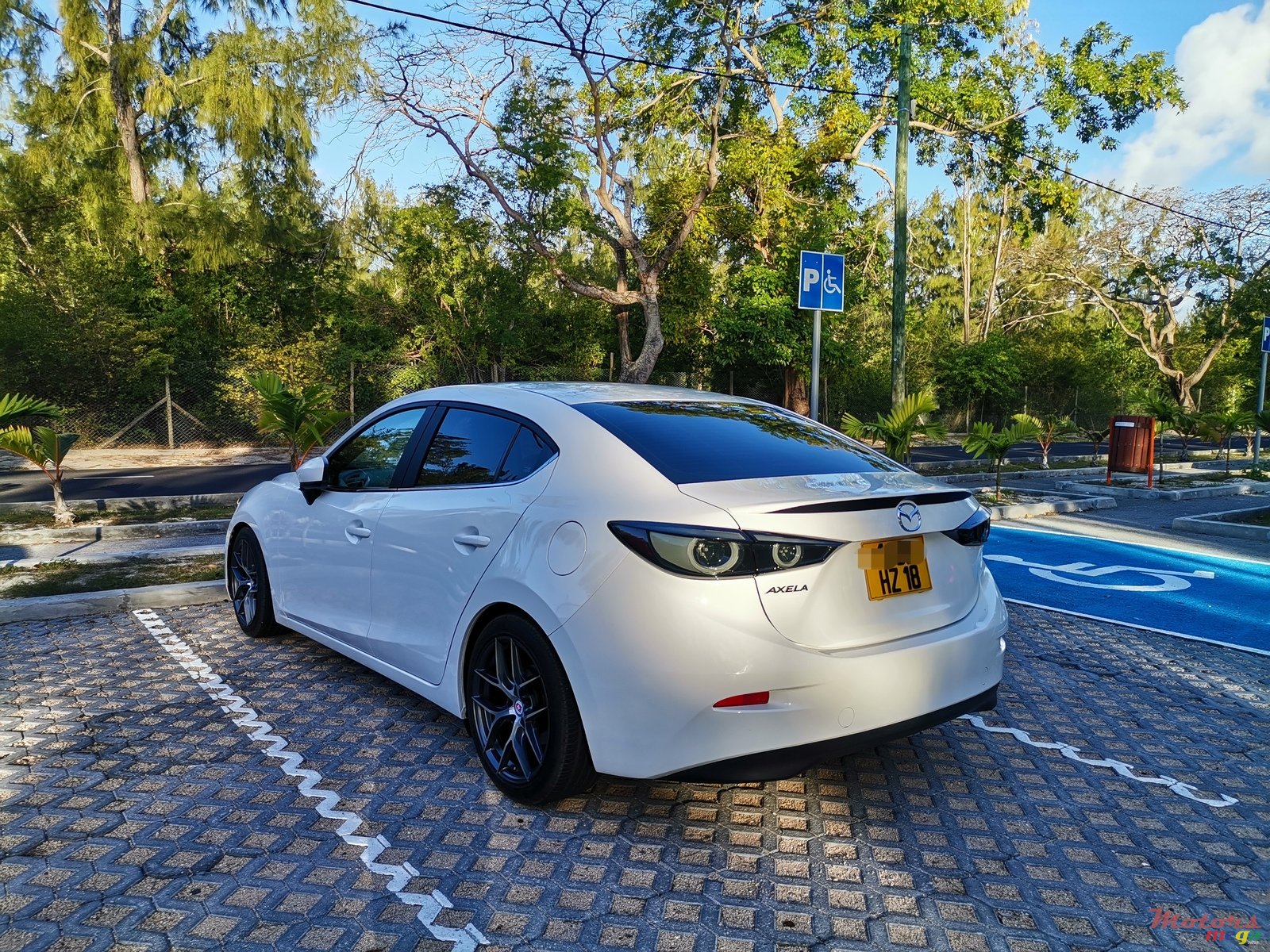 2018' Mazda 3 photo #5