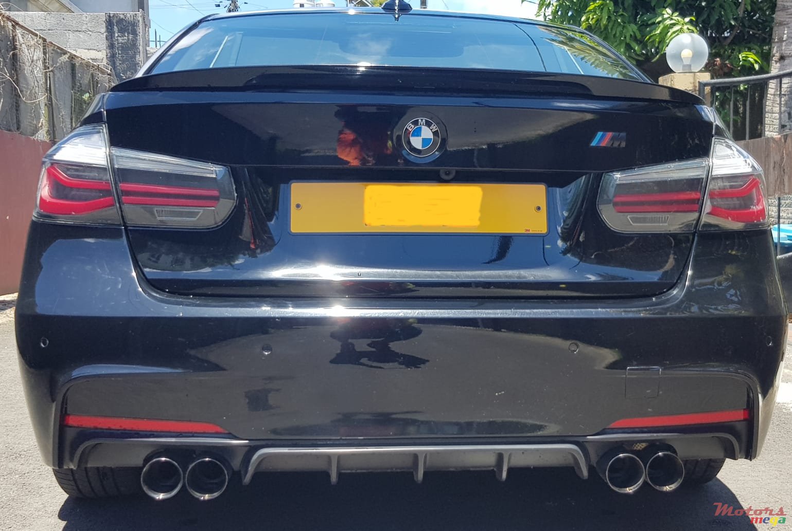 2013' BMW 3 Series 328 photo #2