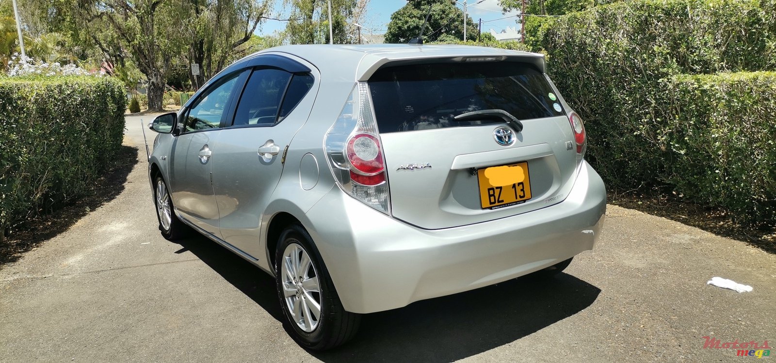 2013' Toyota Aqua photo #6