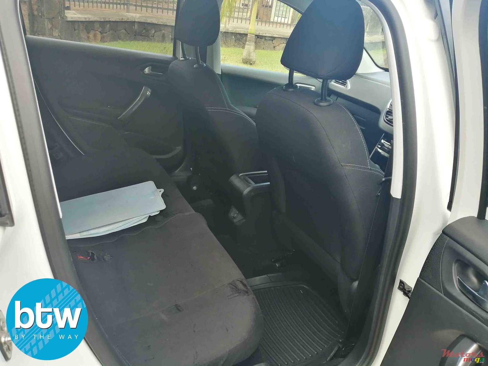 2017' Peugeot 2008 photo #3