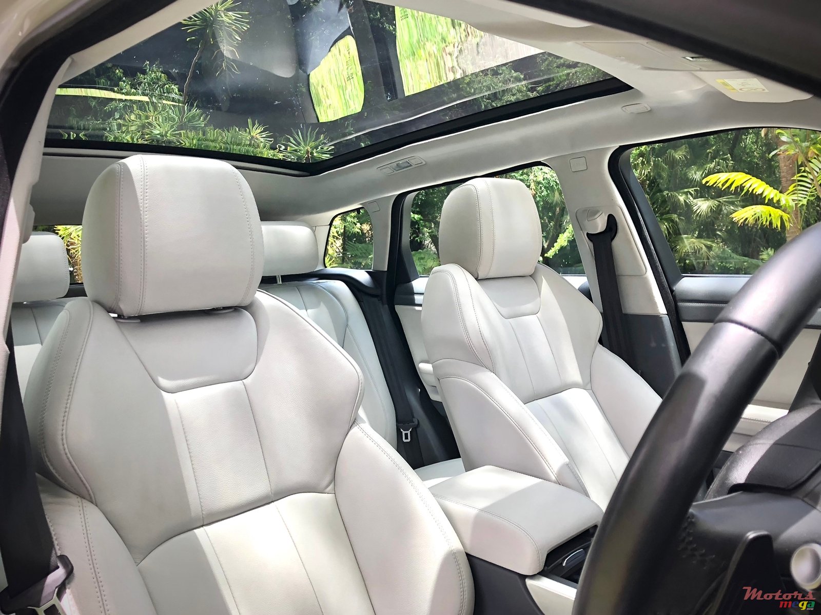 2017' Land Rover Range Rover Evoque photo #7