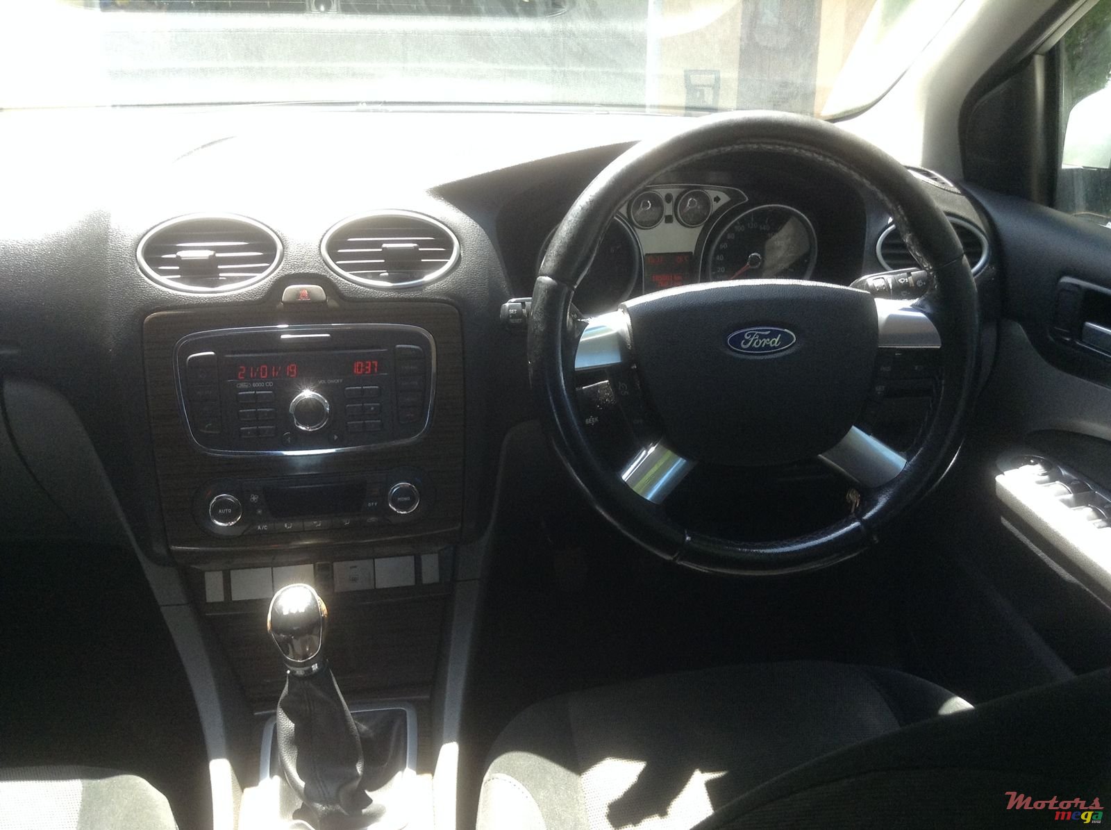 2010' Ford Focus photo #6