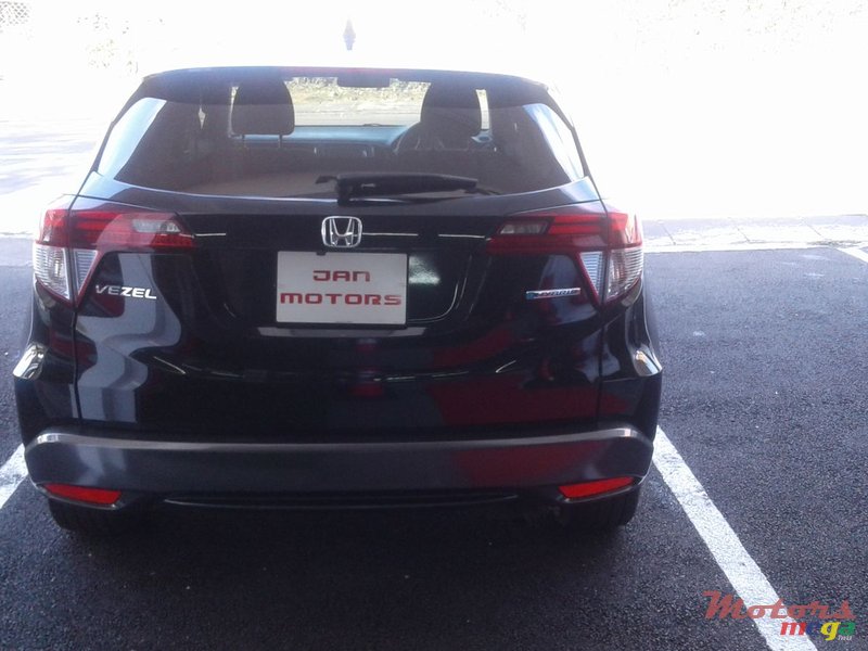 2015' Honda Vezel X Hybrid photo #2
