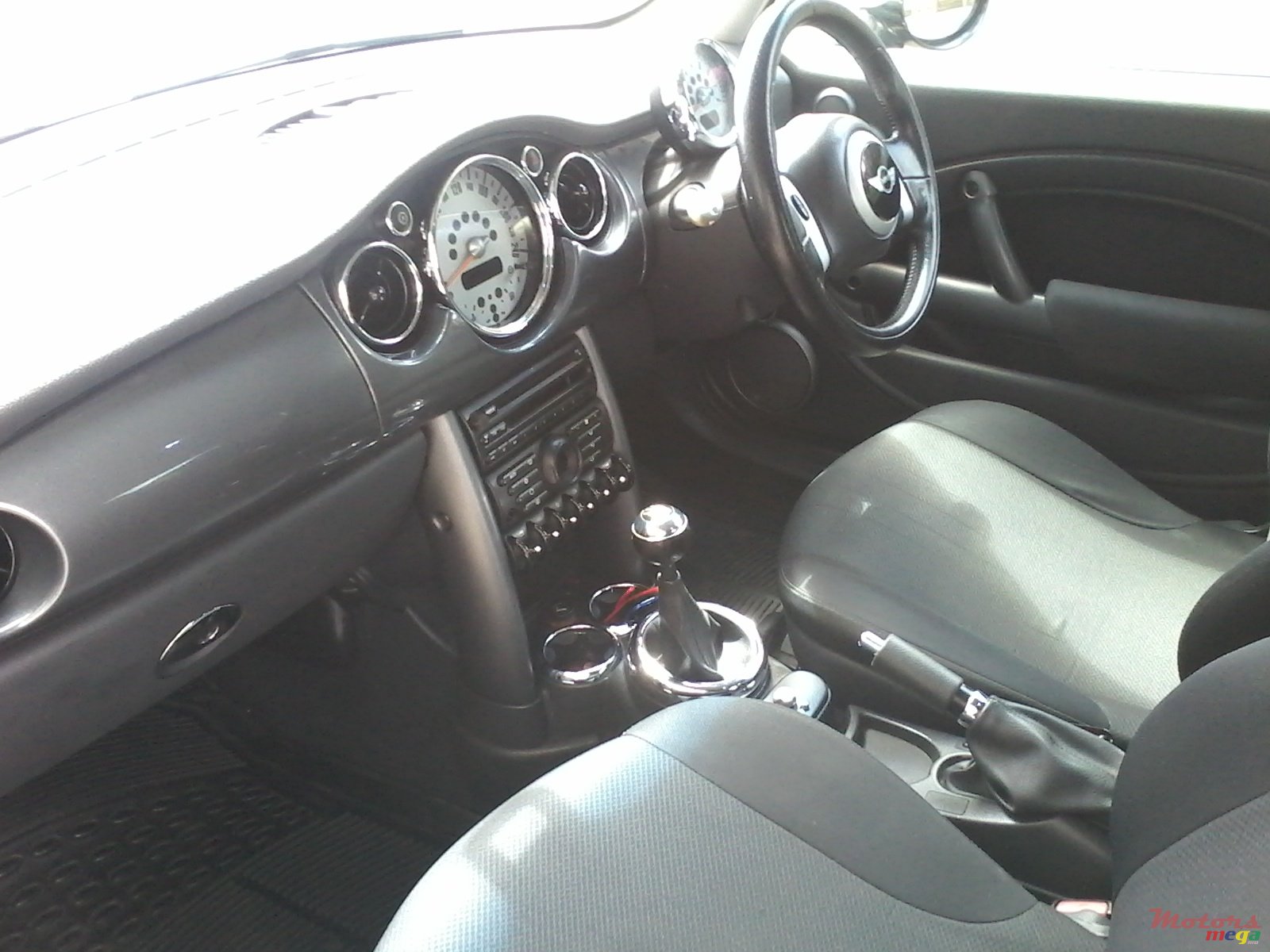 2005' MINI Cooper 1.6 photo #2