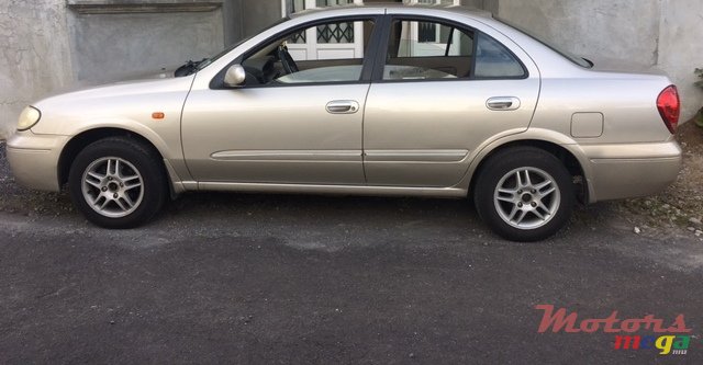 2005' Nissan Sunny photo #1