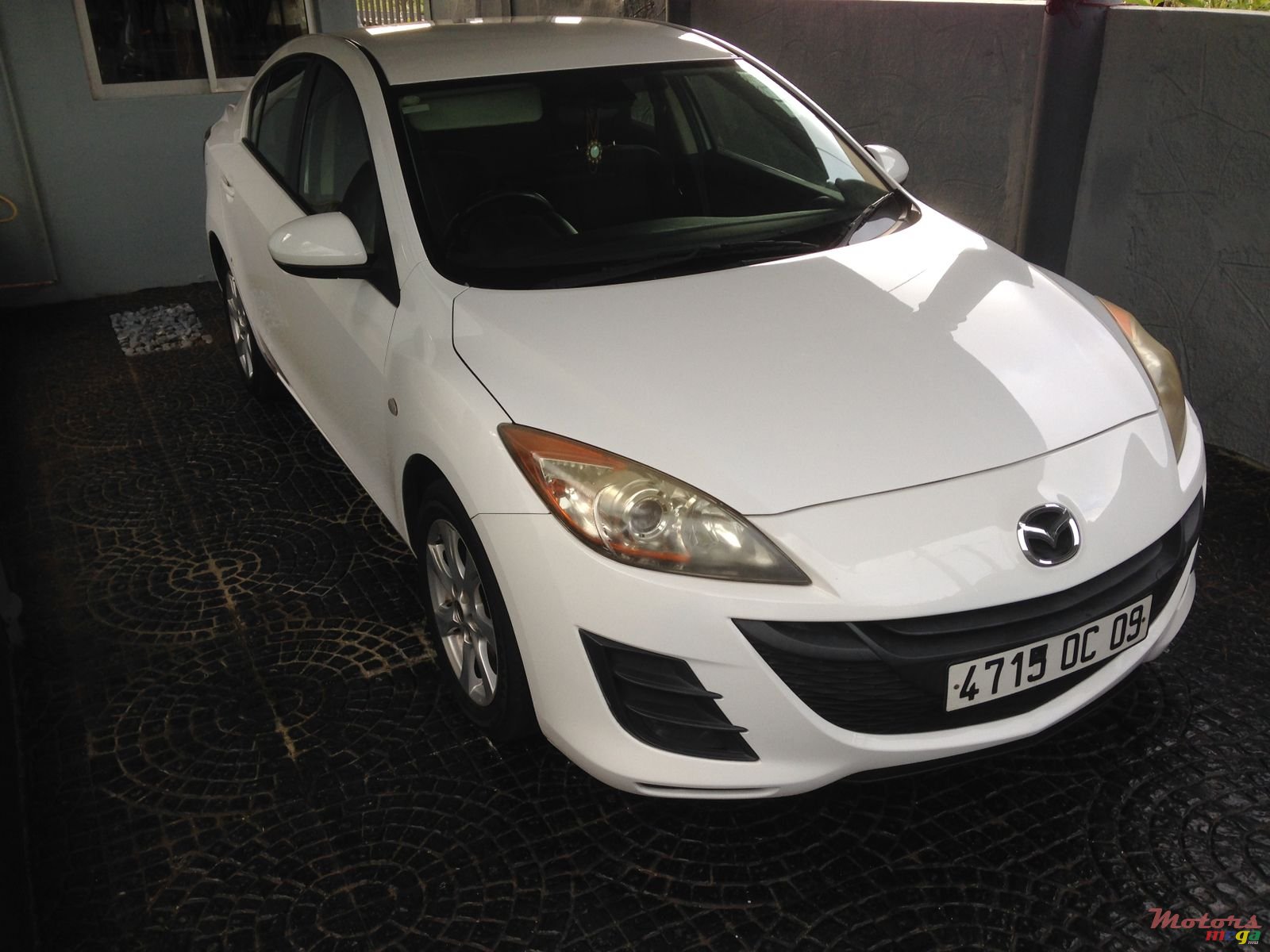 2009' Mazda 3 photo #1