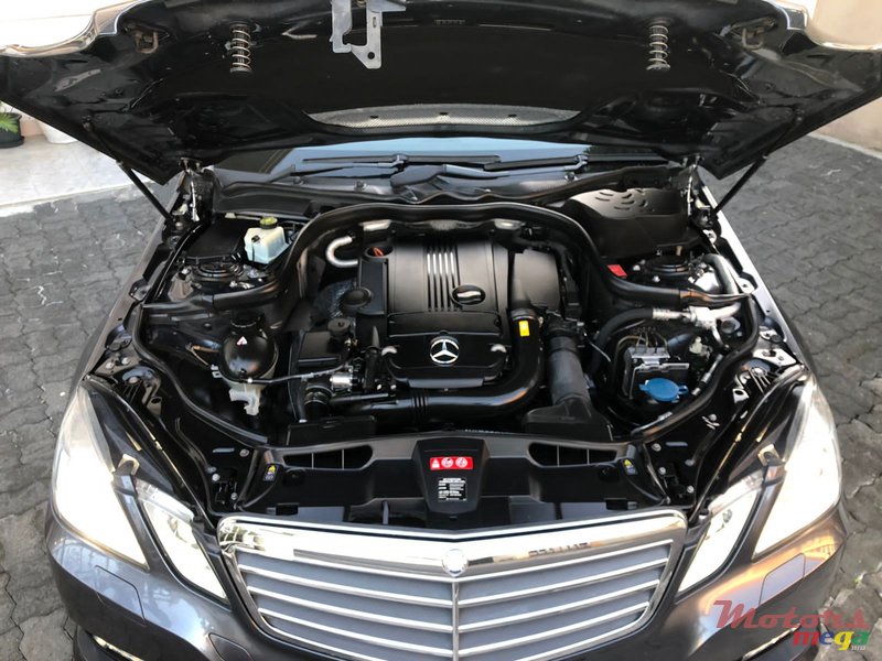 2011' Mercedes-Benz E250 AMG PACK photo #7