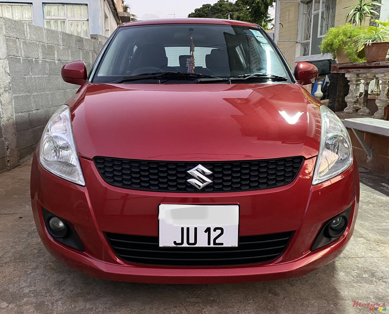 2012' Suzuki Swift photo #2