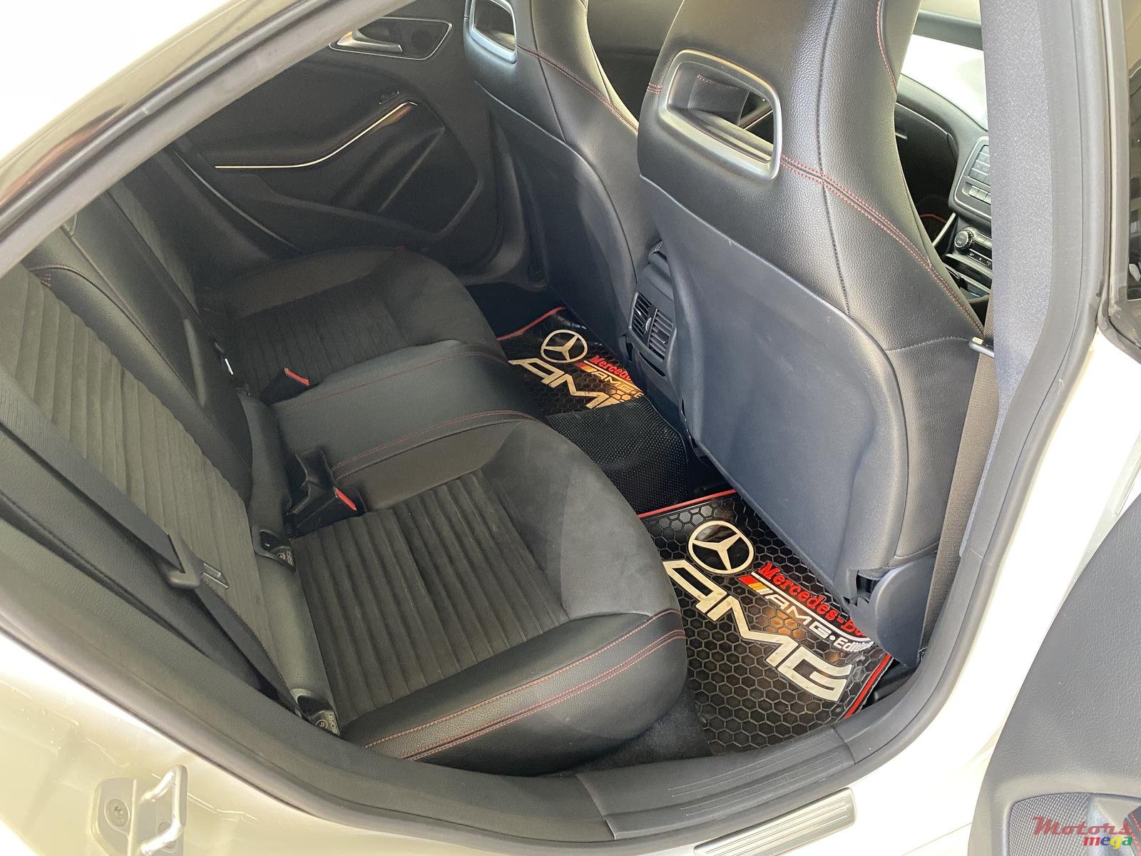 2015' Mercedes-Benz CLA 180 photo #4