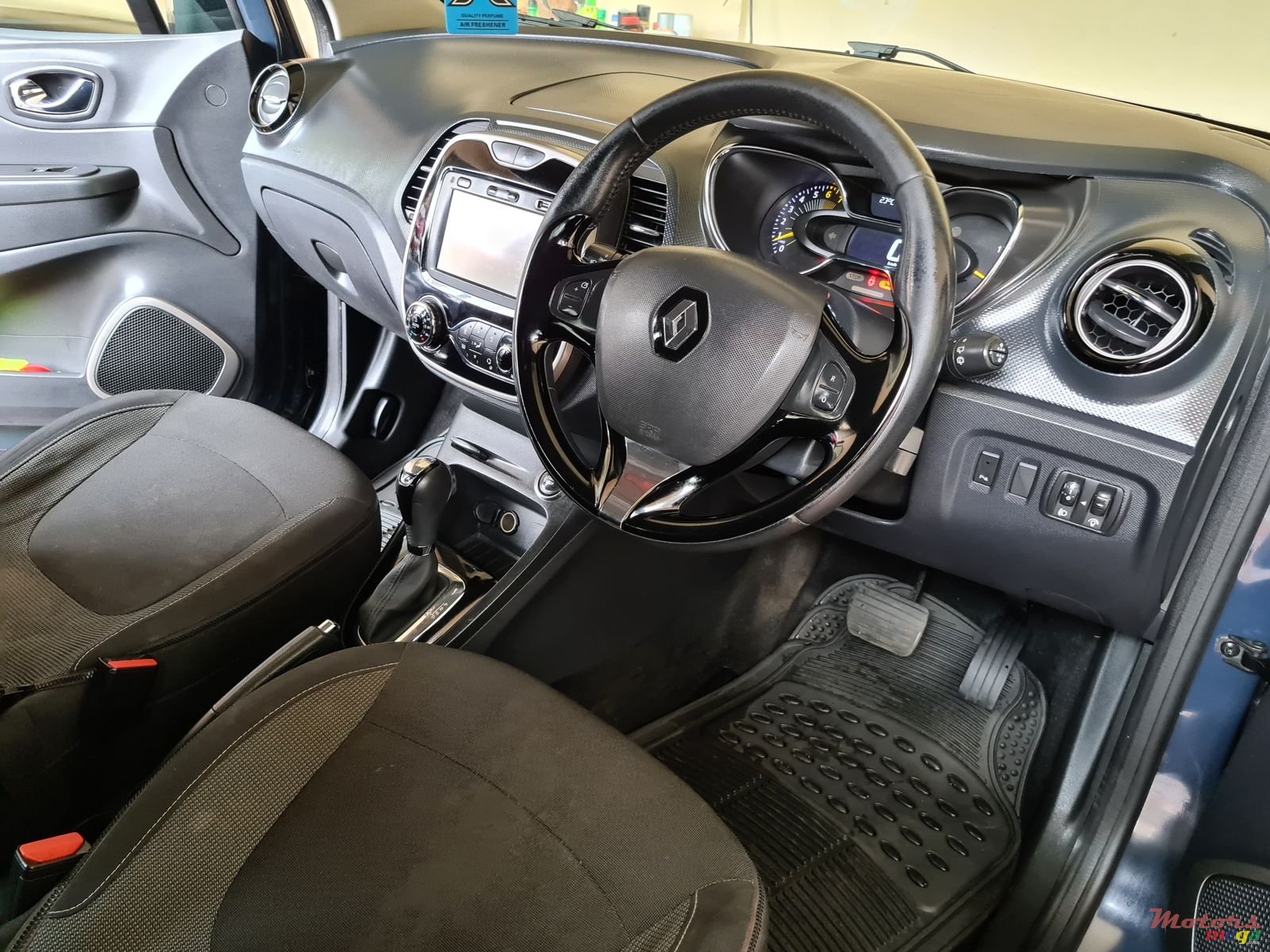 2014' Renault Captur Automatic photo #5