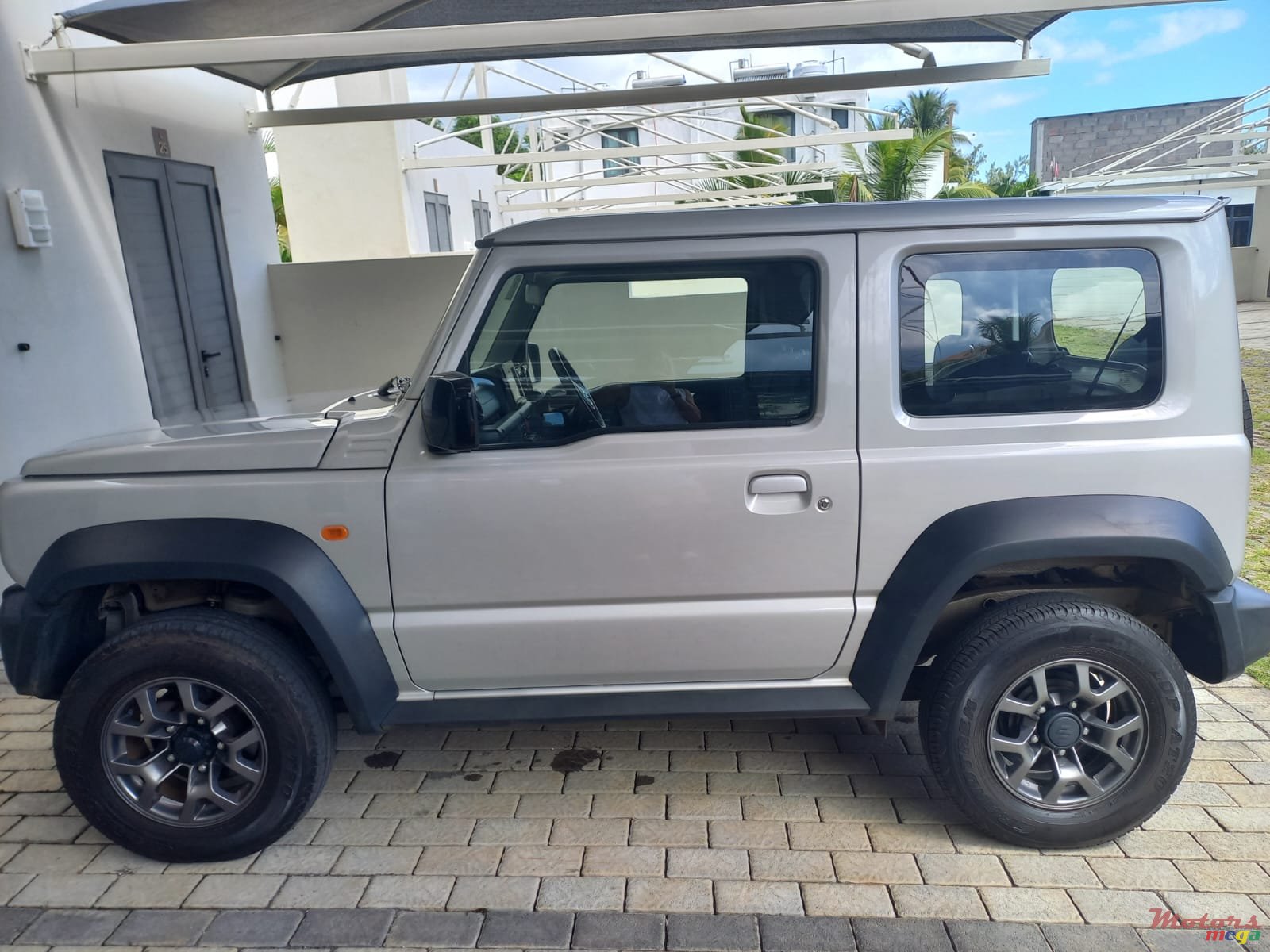 2021' Suzuki Jimny photo #2