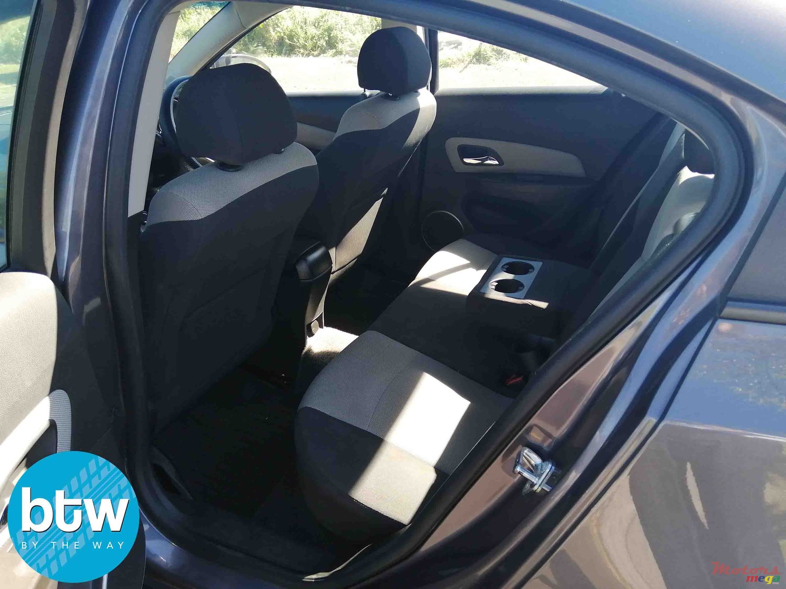 2012' Chevrolet Cruze LT photo #2