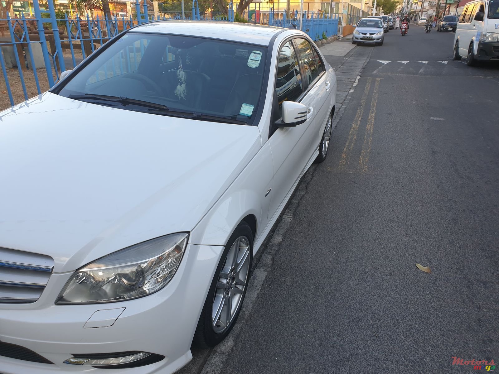2010' Mercedes-Benz C-Class photo #4