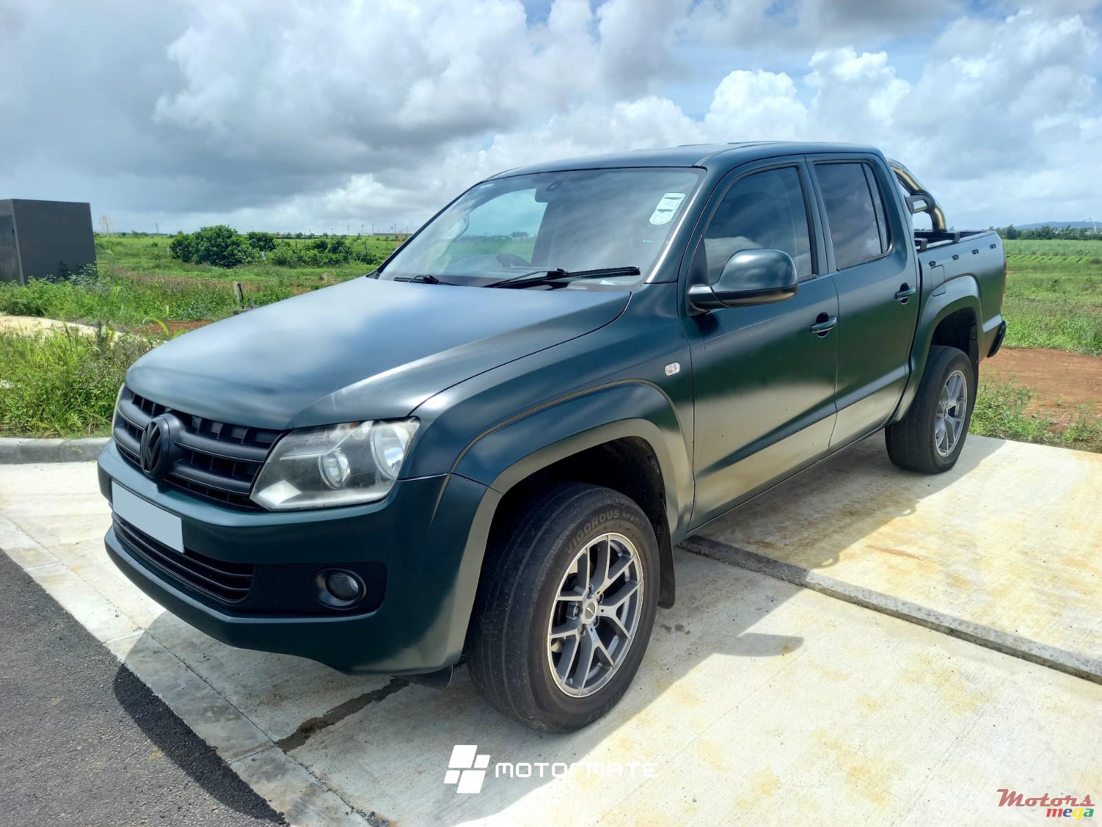 2017' Volkswagen Amarok TDI photo #2