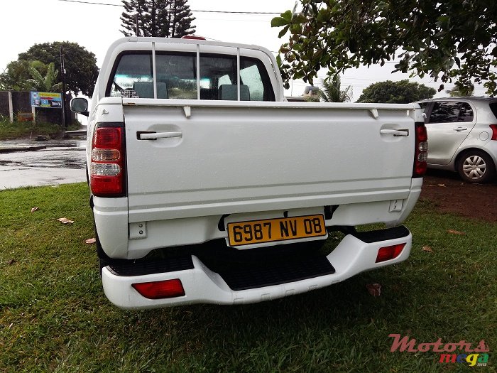 2008' GWM Double Cab Lux photo #2