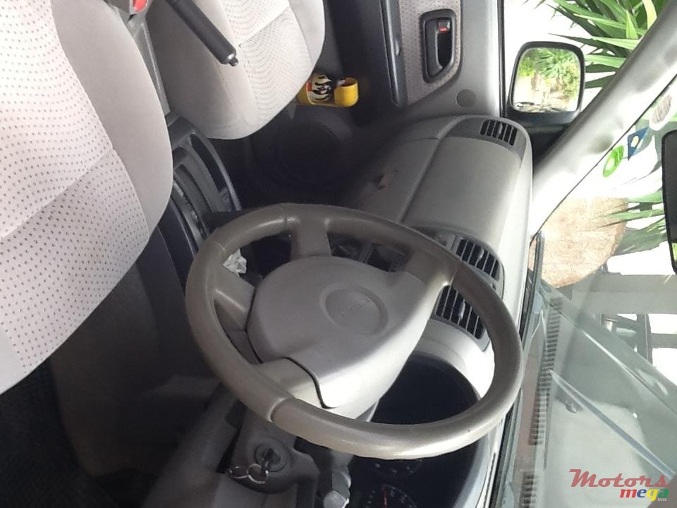 2007' Isuzu photo #2