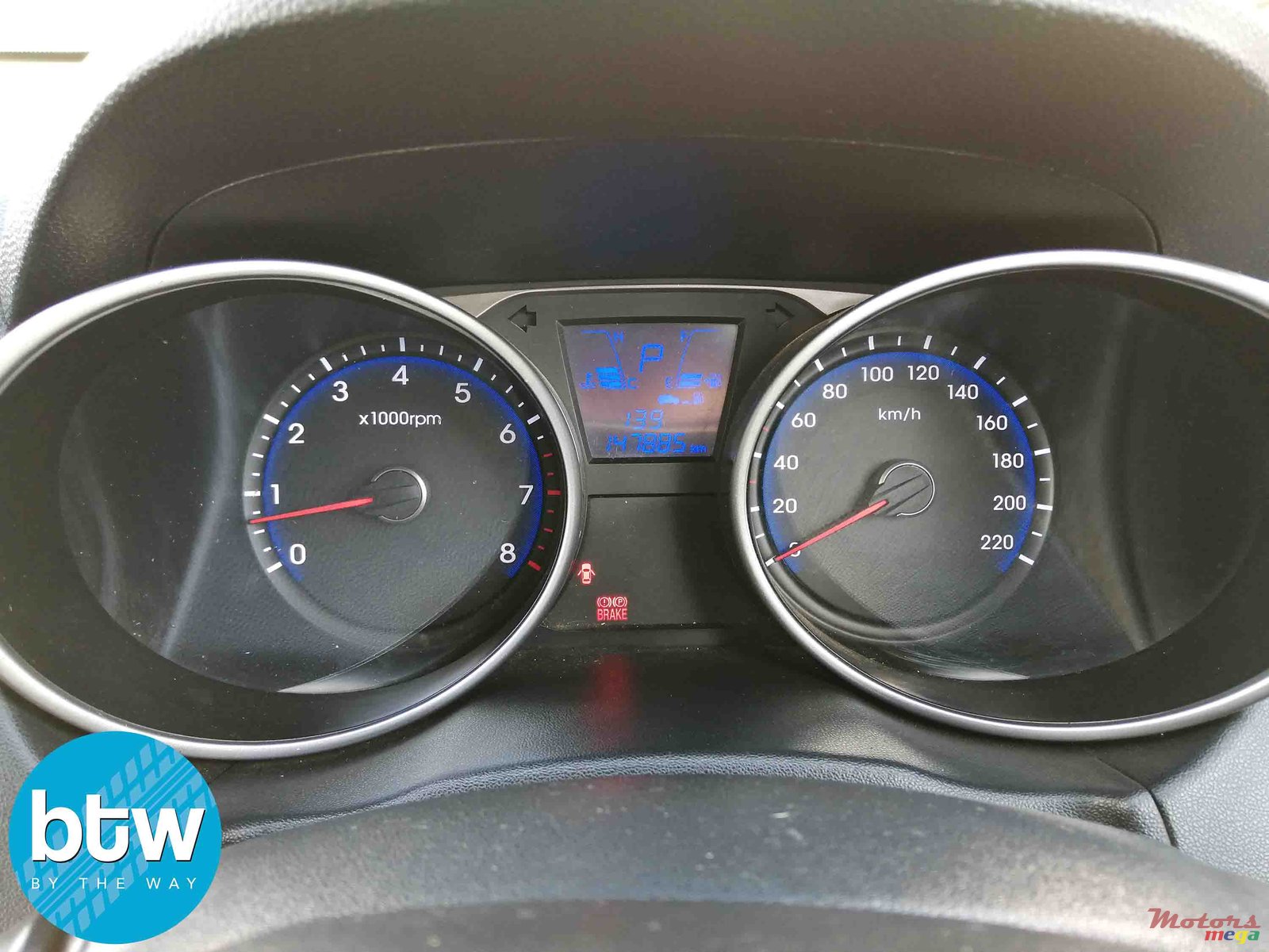 2011' Hyundai ix35 photo #7