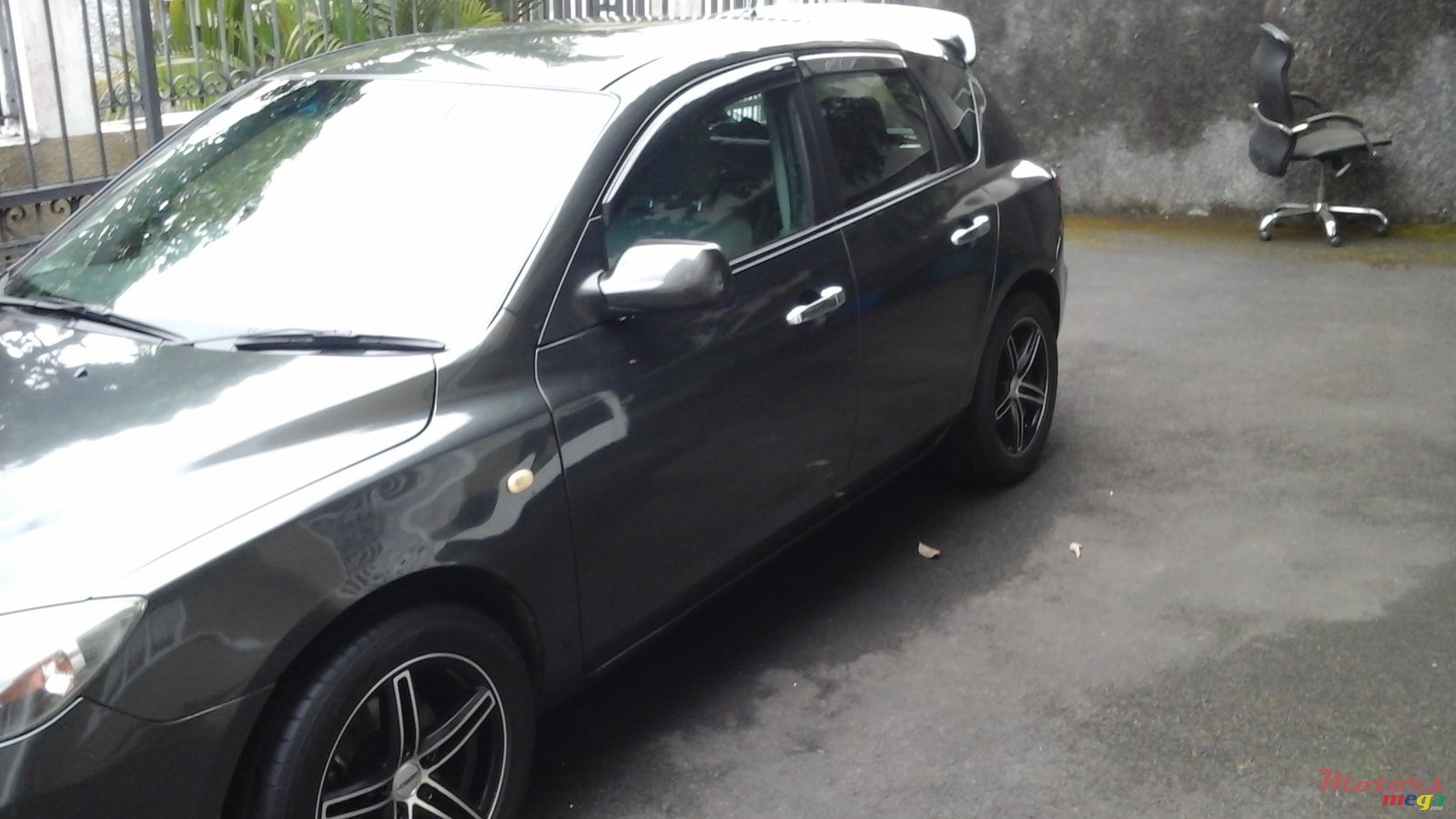 2005' Mazda 3 photo #2