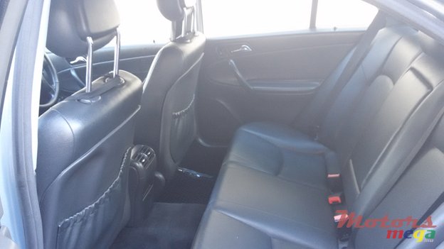 2004' Mercedes-Benz c220 photo #3