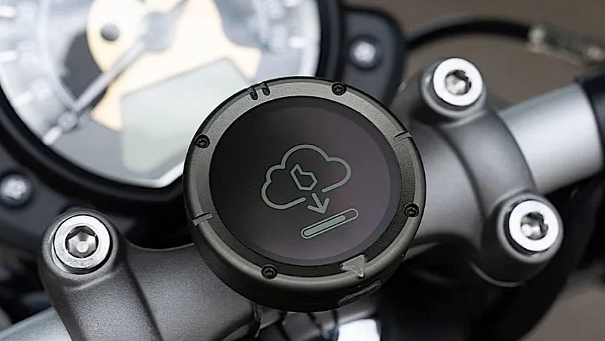 Triumph Motorcycles Get New Navigation Device So You Can Put the Smartphone Away