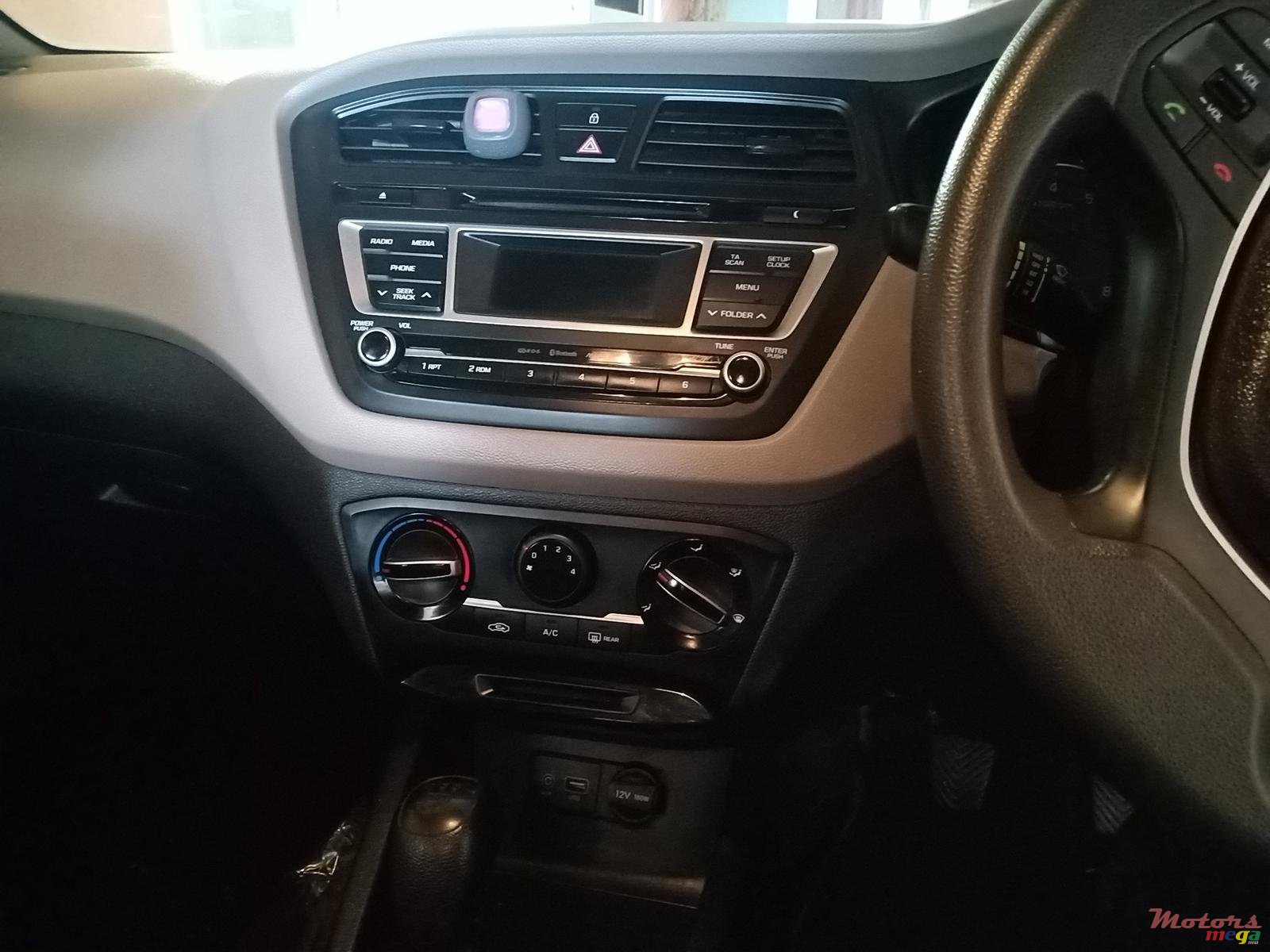 2015' Hyundai i20 photo #6