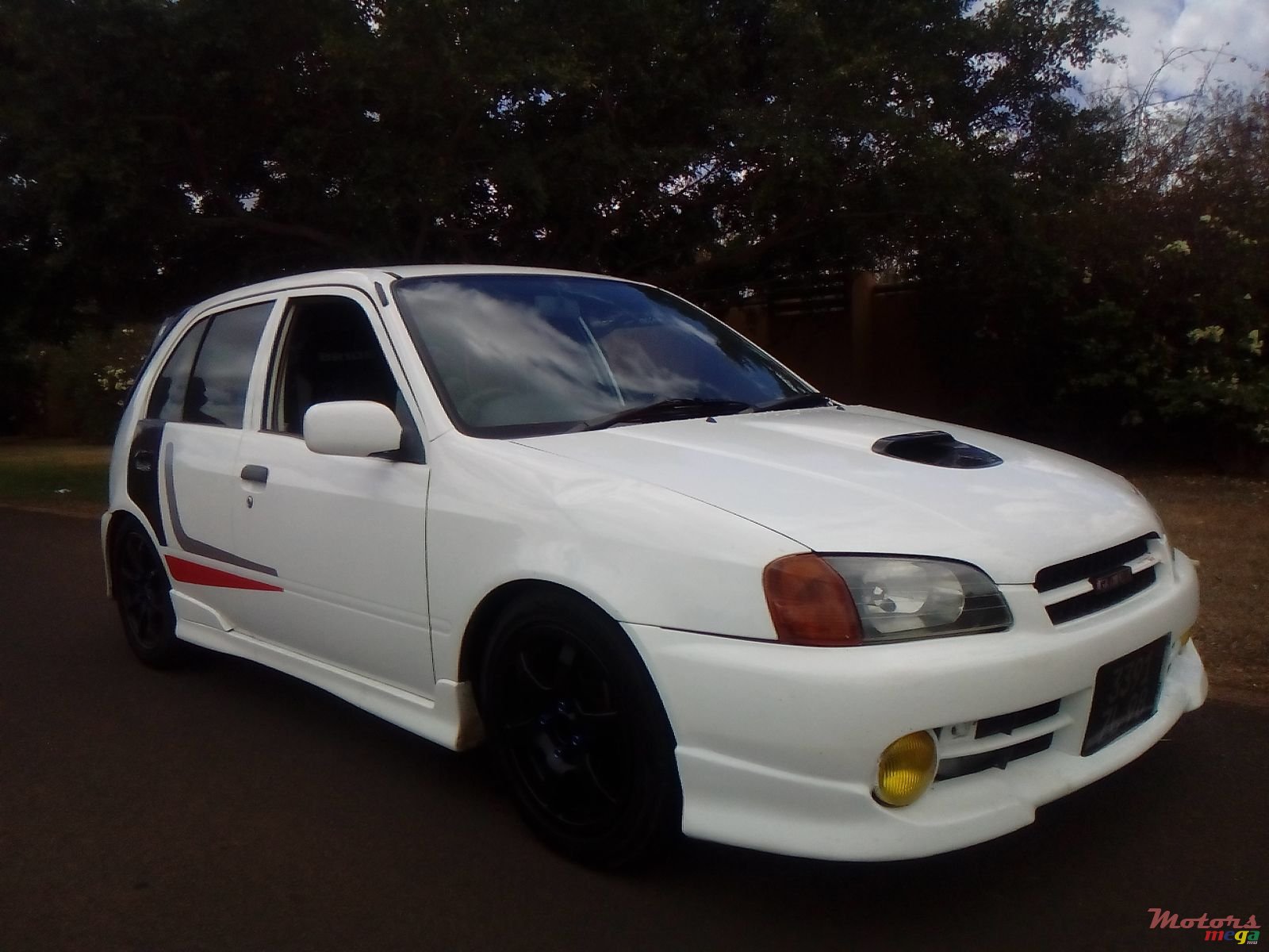 1998' Toyota Starlet glanza photo #1