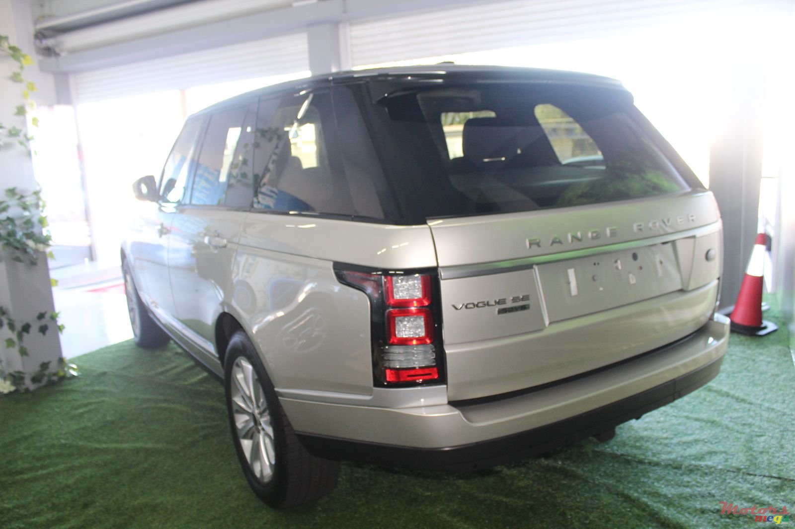 2013' Rover Range Rover photo #2