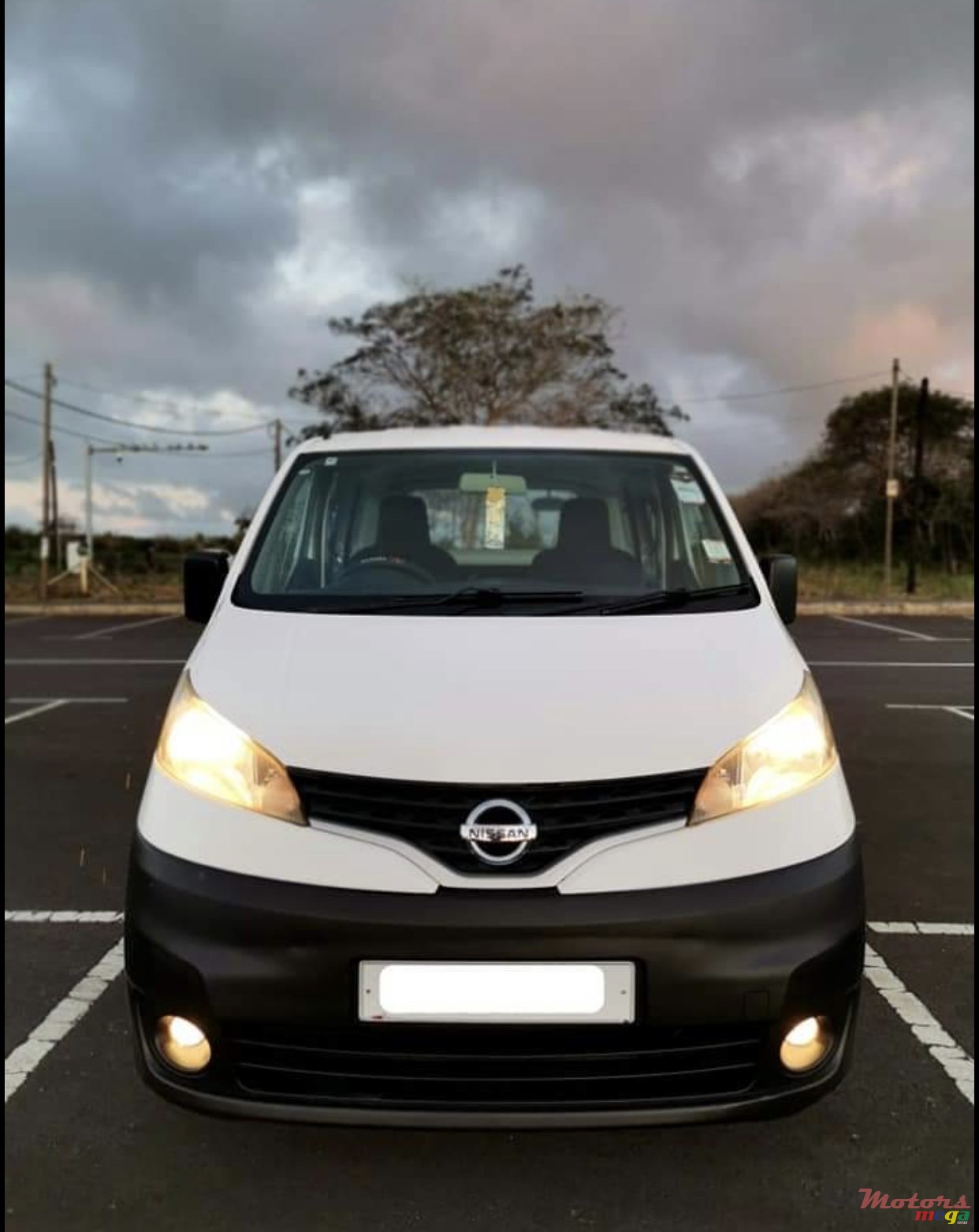 2015' Nissan NV photo #7