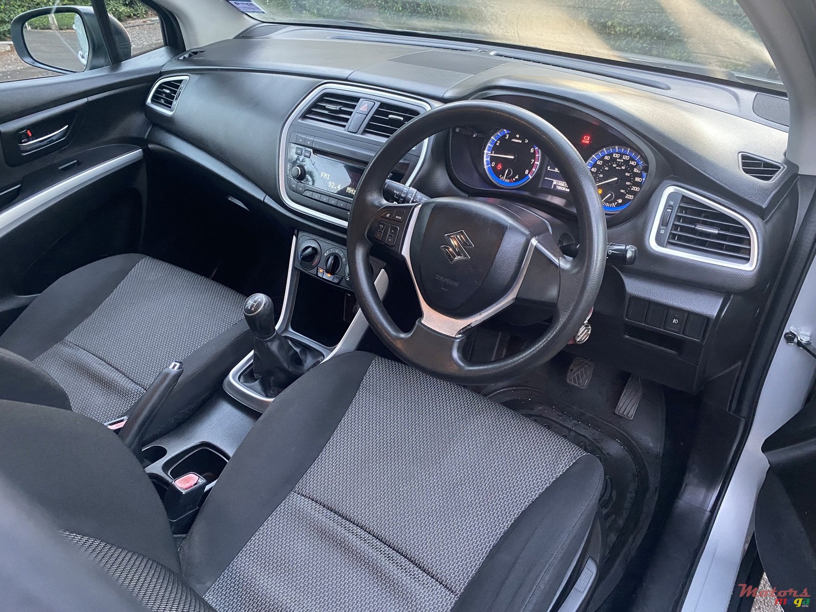 2016' Suzuki SX4 S-Cross SUV photo #6