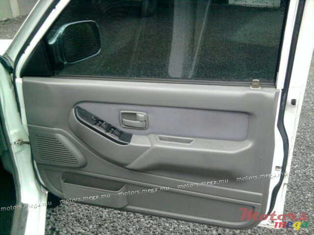 1999' Isuzu 2X4 LS photo #7