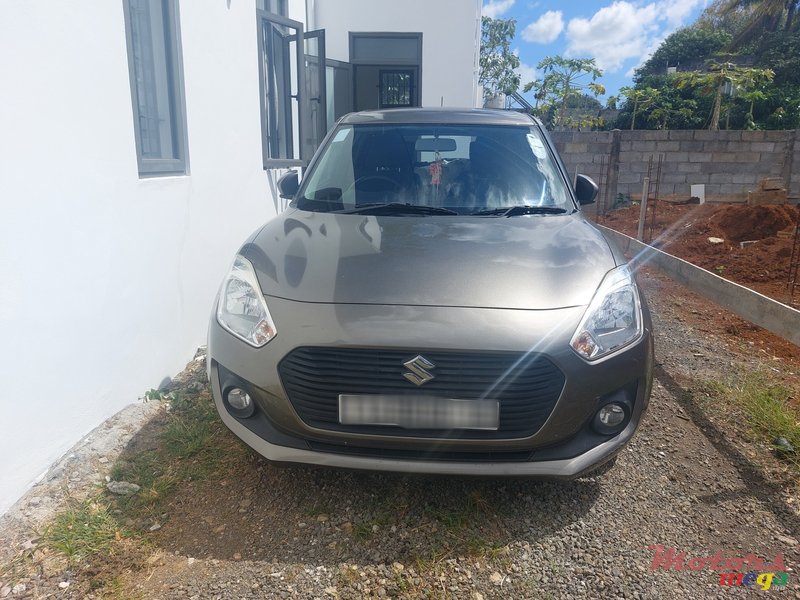 2018' Suzuki Swift photo #1