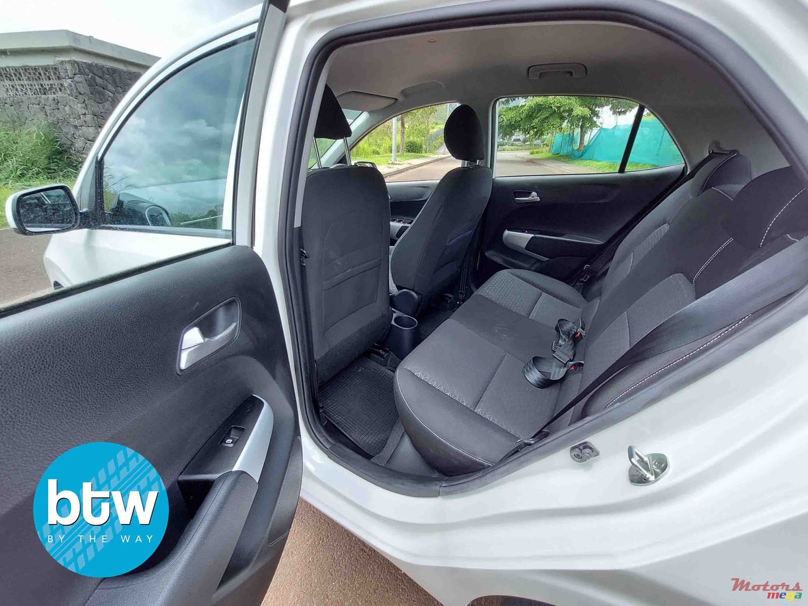 2017' Kia Picanto photo #5