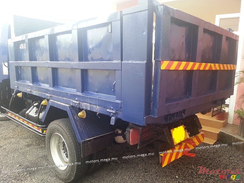 2001' Hino Ranger photo #3