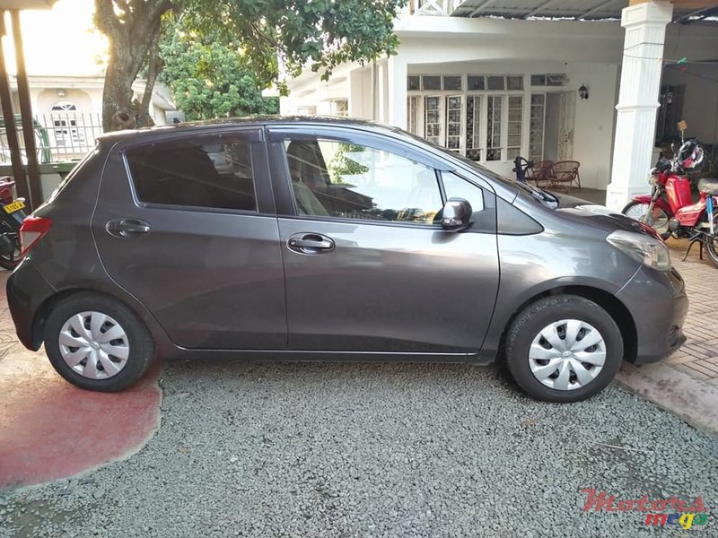 2013' Toyota Vitz photo #2