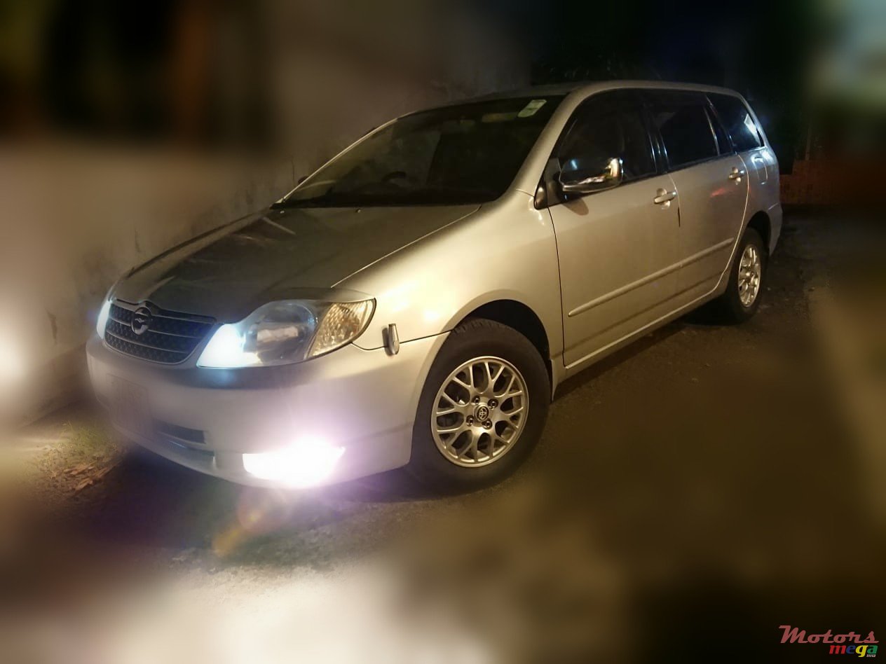 2001' Toyota Fielder photo #2