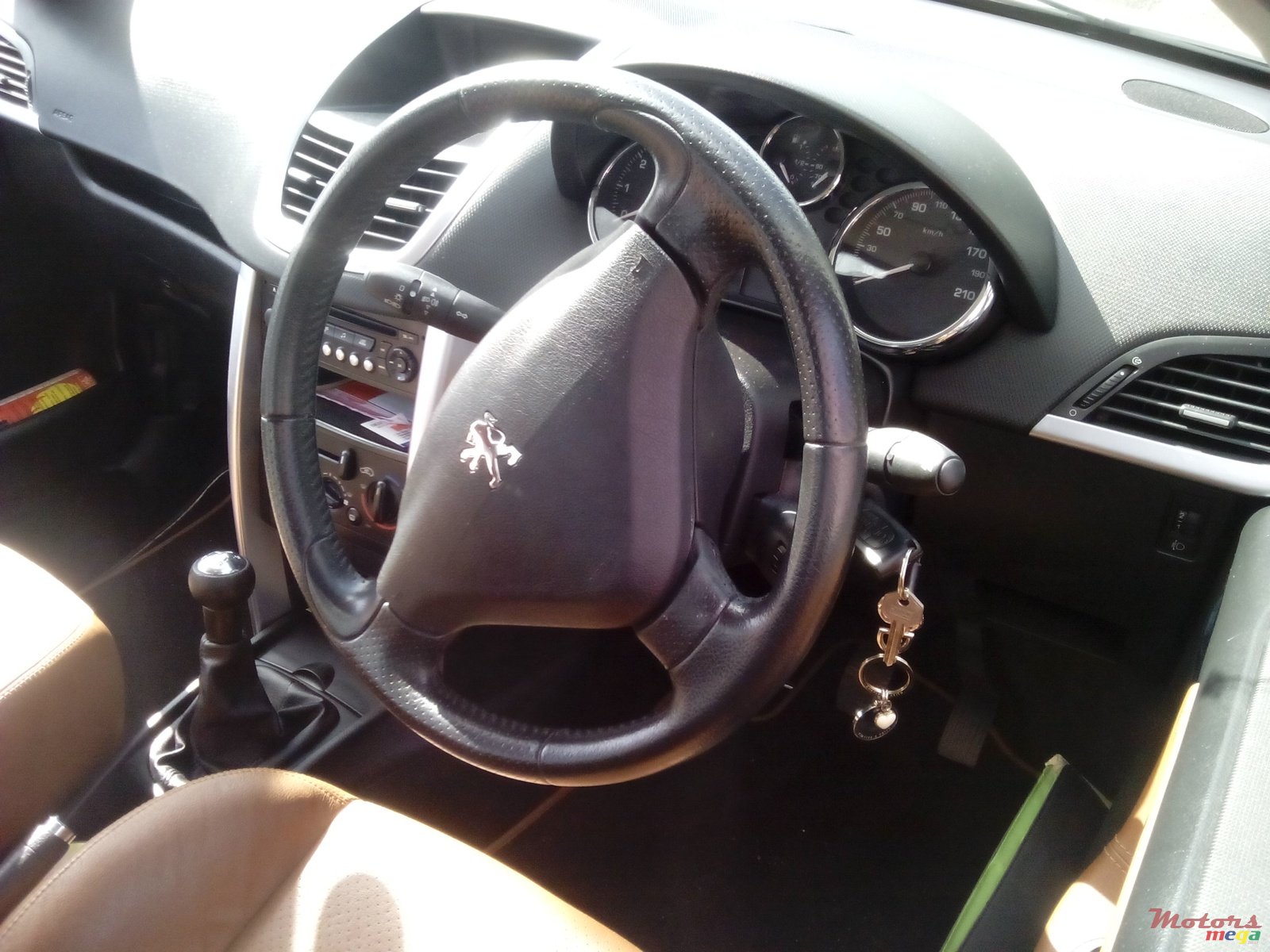 2010' Peugeot 207 photo #4