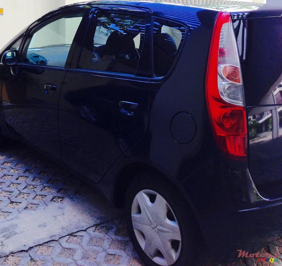 2006' Mitsubishi Colt photo #1